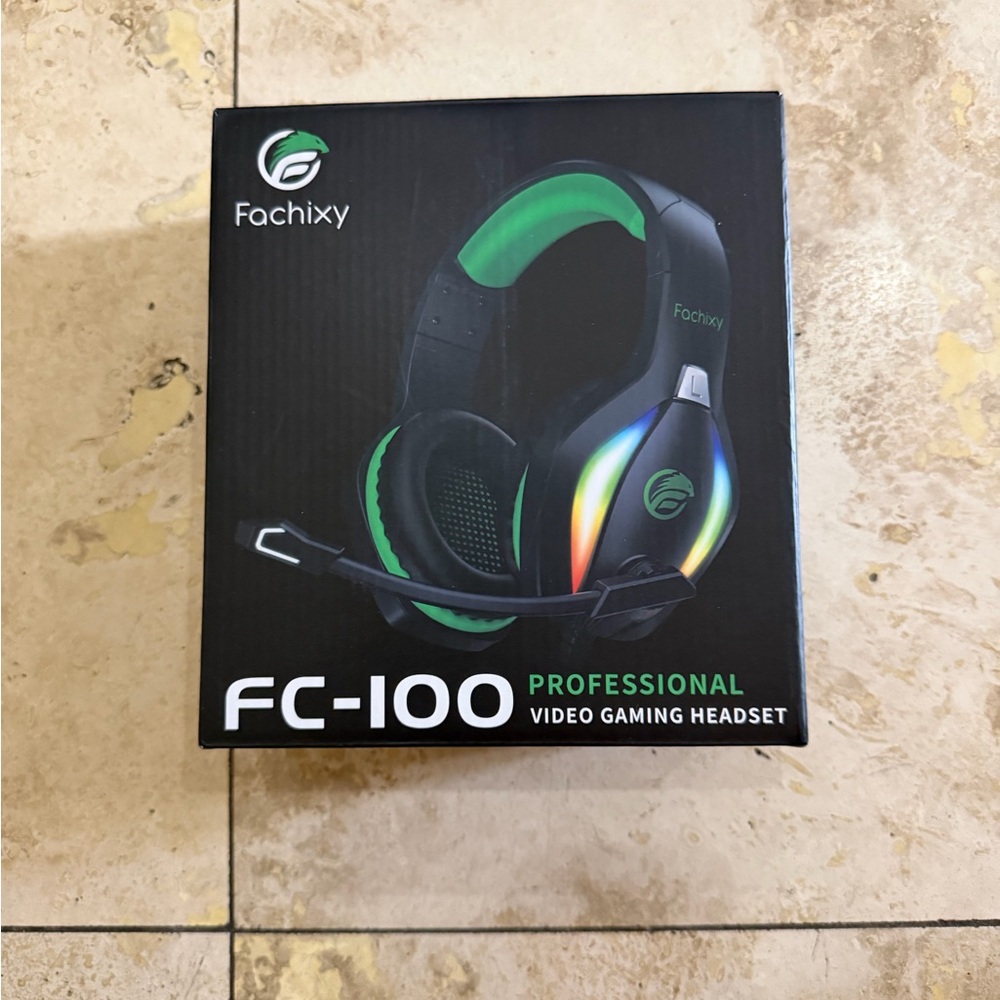 FC-100 Professional VR Headset - Black and Green